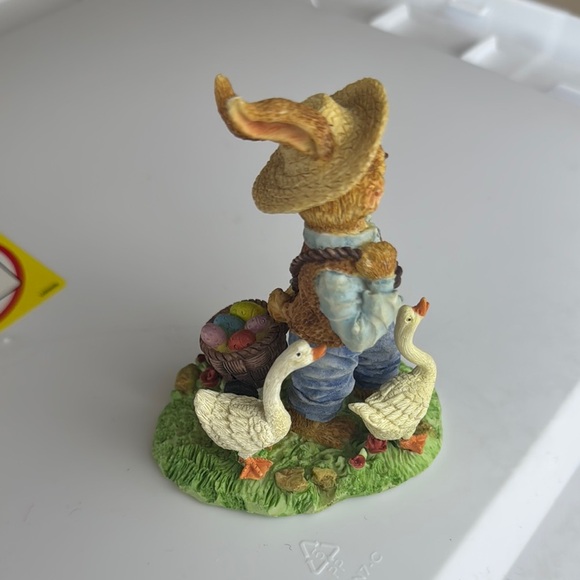 Charming Rabbit Figurine with Goose - Picture 3 of 4